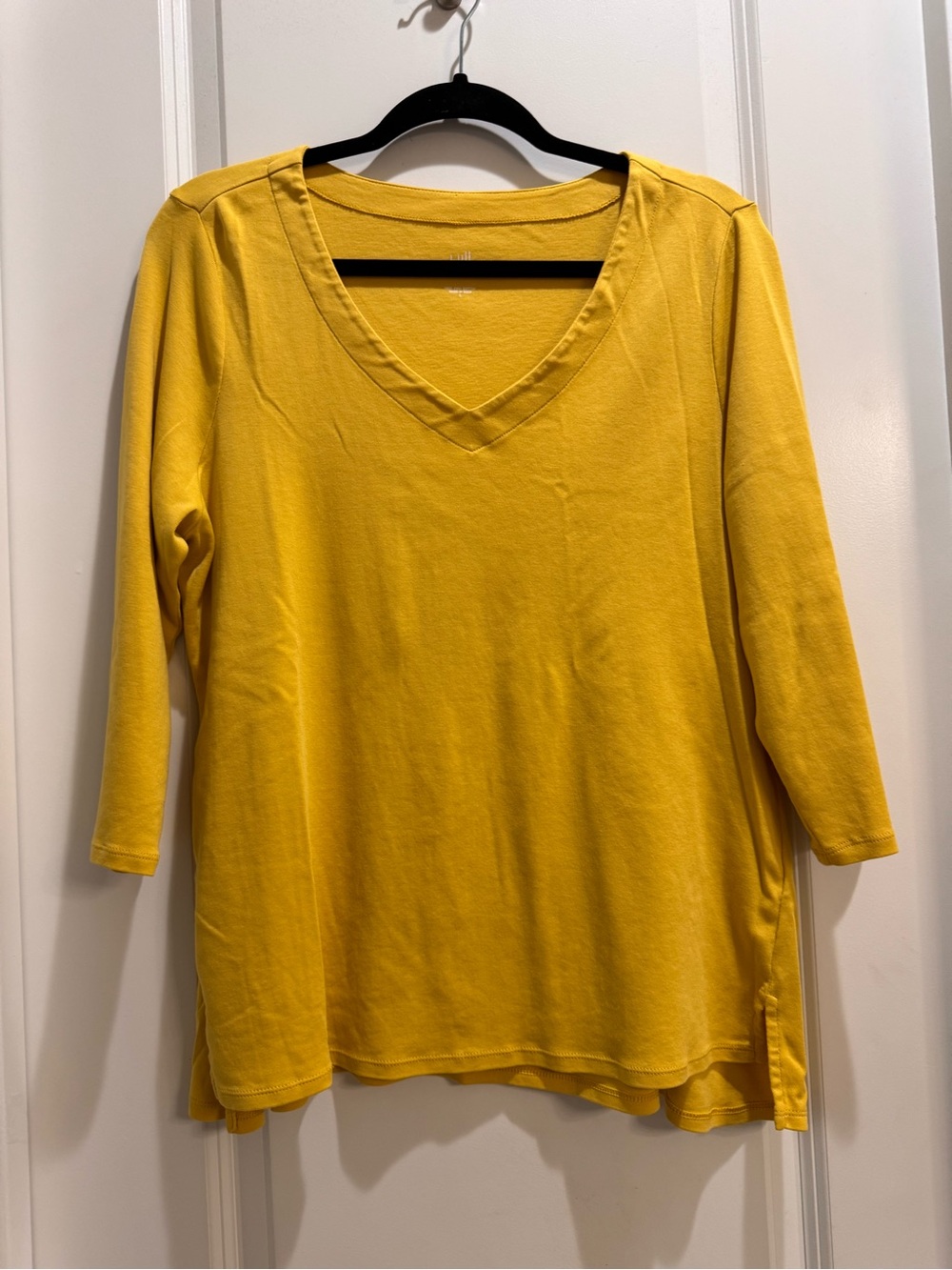J Jill Mustard Vneck Top Large 3/4 Sleeve Armpit To Armpit 22” Length 26”hi/low